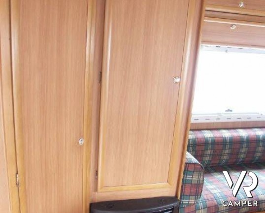 PIONEER HABITAT 530: mansardato piccolo e compatto, occasione camper usato in vetroresina.