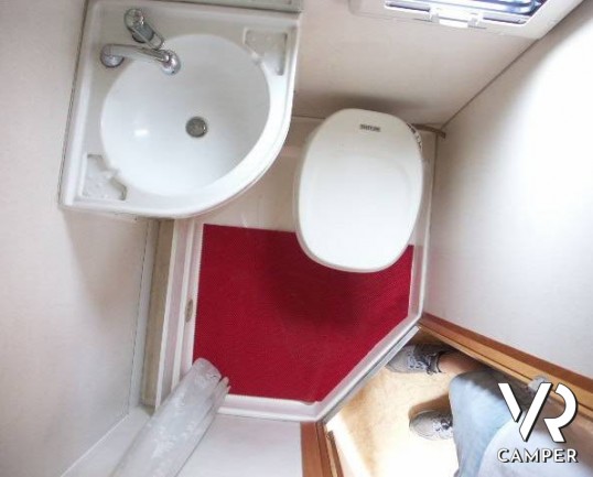 PIONEER HABITAT 530: mansardato piccolo e compatto, occasione camper usato in vetroresina.