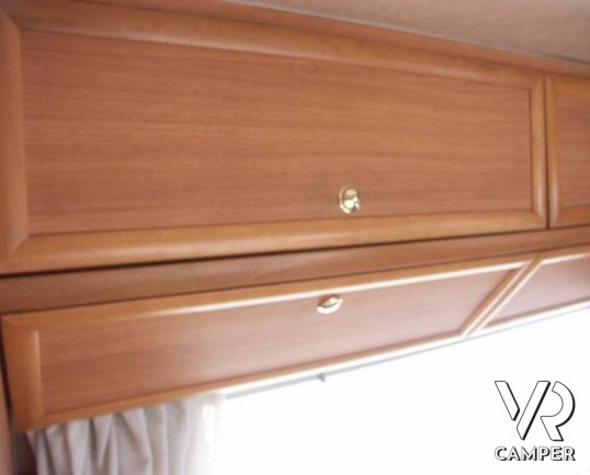 PIONEER HABITAT 530: mansardato piccolo e compatto, occasione camper usato in vetroresina.