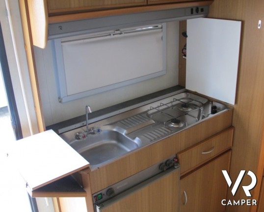 Rimor Brig 648: camper usato mansardato per prima esperienza con 6 posti omologati su meccanica Ford a trazione posteriore