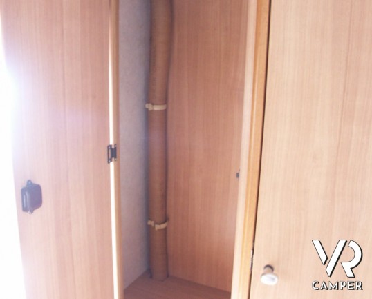 RIMOR SUPER BRIG 678: mansardato usato in piemonte con 7 posti letto, doppia dinette e gavoni esterni supplementari.