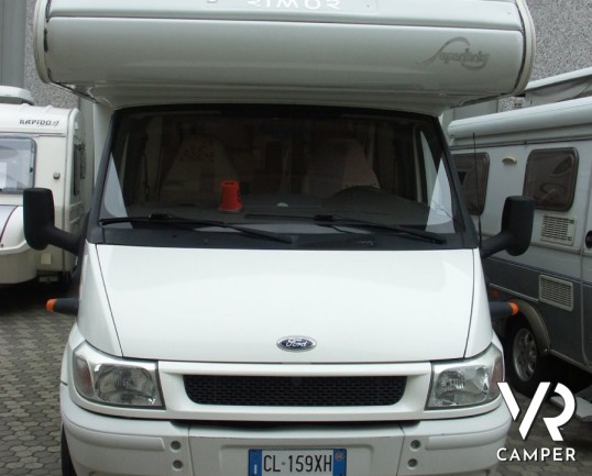 RIMOR SUPER BRIG 678: mansardato usato in piemonte con 7 posti letto, doppia dinette e gavoni esterni supplementari.