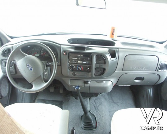 RIMOR SUPER BRIG 678: mansardato usato in piemonte con 7 posti letto, doppia dinette e gavoni esterni supplementari.