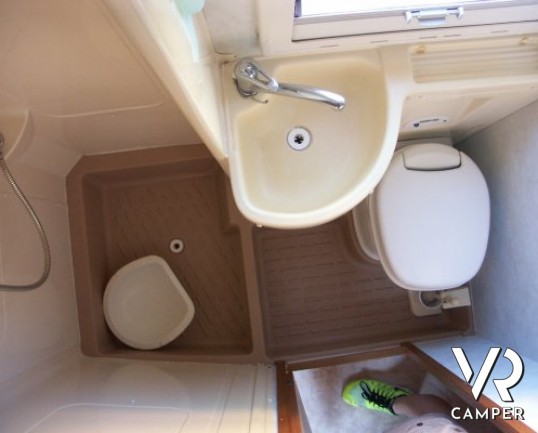 Rimor SuperBrig 680: camper mansardato usato 7 posti letto, 6 posti omologato con garage.