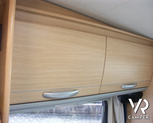 AUTOROLLER GARAGE P - semintegrale usato con garage grande per lo scooter, letto matrimoniale in coda, in vendita a Torino.