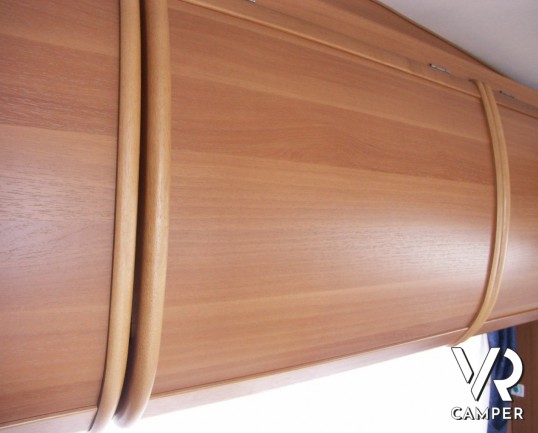 Roller Team Granduca 215 P: camper semintegrale usato con portamoto su meccanica ducato 2.8 jtd