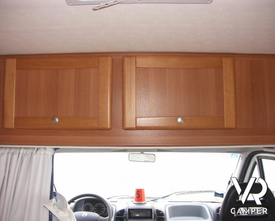 Roller Team Granduca 215 P: camper semintegrale usato con portamoto su meccanica ducato 2.8 jtd