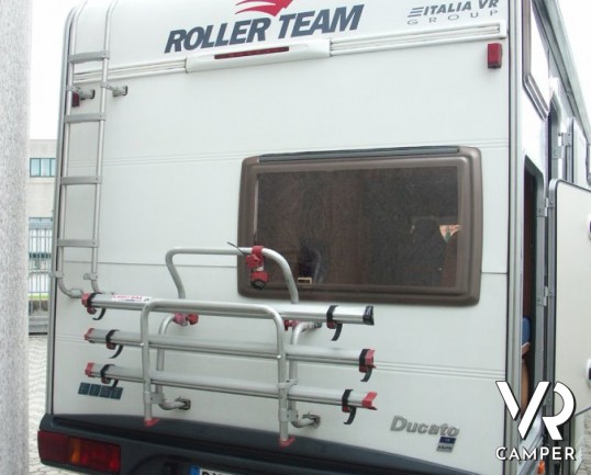 Roller Team Granduca 64: camper mansardato con letti a castello posteriori e ampio garage