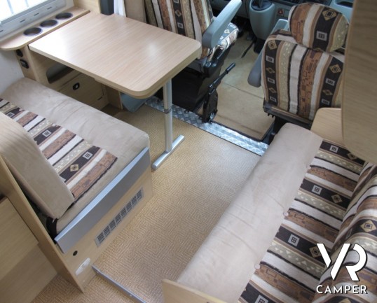 Roller Team Granduca Garage P: camper semintegrale usato con garage, quattro posti omologati su potente meccanica Renault