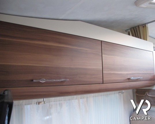 Roller Team Granduca GT: camper usato con meno di 20.ooo km, letti a castello in coda con garage e doppia dinette. Ampio bagno e ben accessoriato.