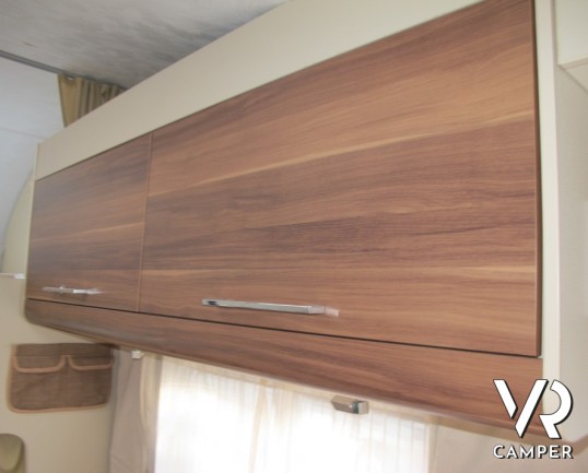 Roller Team Granduca GT: camper usato con meno di 20.ooo km, letti a castello in coda con garage e doppia dinette. Ampio bagno e ben accessoriato.