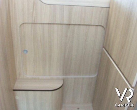 CI Riviera Garage: camper mansardato usato con garage grande e letto matrimoniale. Pochissimi chilometri.