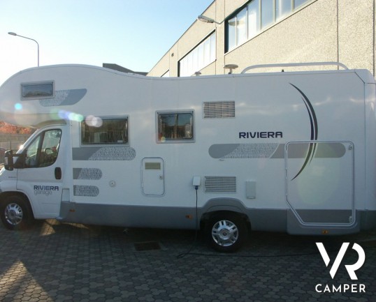 CI Riviera Garage: camper mansardato usato con garage grande e letto matrimoniale. Pochissimi chilometri.