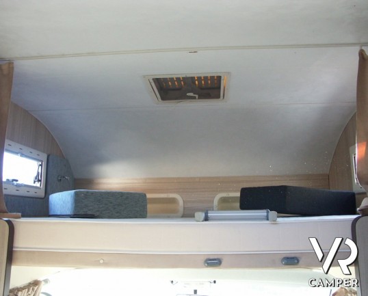 CI Riviera Garage: camper mansardato usato con garage grande e letto matrimoniale. Pochissimi chilometri.