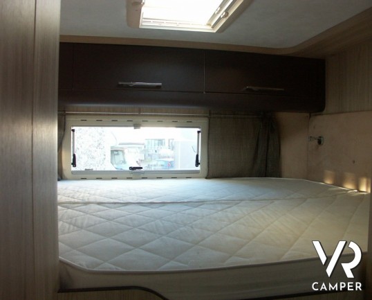 CI Riviera Garage: camper mansardato usato con garage grande e letto matrimoniale. Pochissimi chilometri.