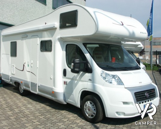 Sharky M6: camper usato con mansarda e garage grande.