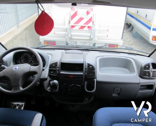 Trigano Eurocamp 1: camper furgonato usato con letto matrimoniale in coda, ottimo per chi ama viaggiare velocemente