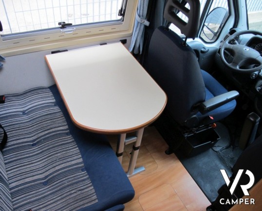 Trigano Eurocamp 1: camper furgonato usato con letto matrimoniale in coda, ottimo per chi ama viaggiare velocemente