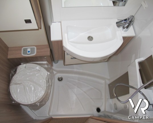 Burstner Ixeo T 690 G_camper semintegrale nuovo_letti gemelli_pacchetto ixeo premium_vendita camper torino druento