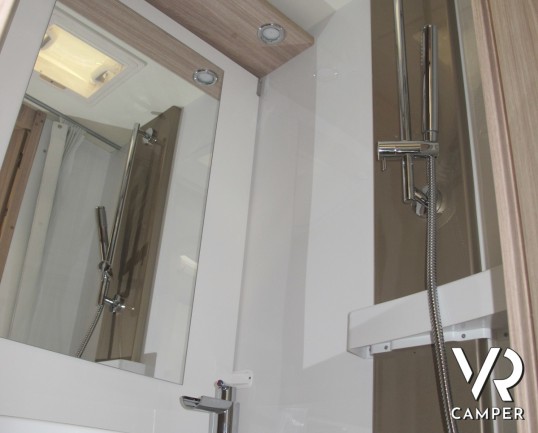 Burstner Ixeo T 690 G_camper semintegrale nuovo_letti gemelli_pacchetto ixeo premium_vendita camper torino druento