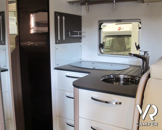 Burstner Ixeo T 690 G_camper semintegrale nuovo_letti gemelli_pacchetto ixeo premium_vendita camper torino druento