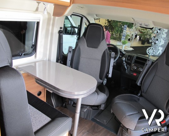 Carado Vlow 600_furgonato 3 posti letto_letto matrimoniale trasversale_furgone nuovo_furgone carado_italiavr_vendita camper nuovi e usati torino druen