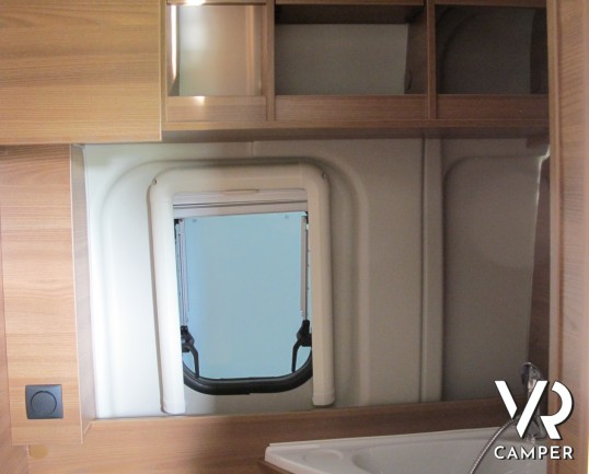 Carado Vlow 600_furgonato 3 posti letto_letto matrimoniale trasversale_furgone nuovo_furgone carado_italiavr_vendita camper nuovi e usati torino druen