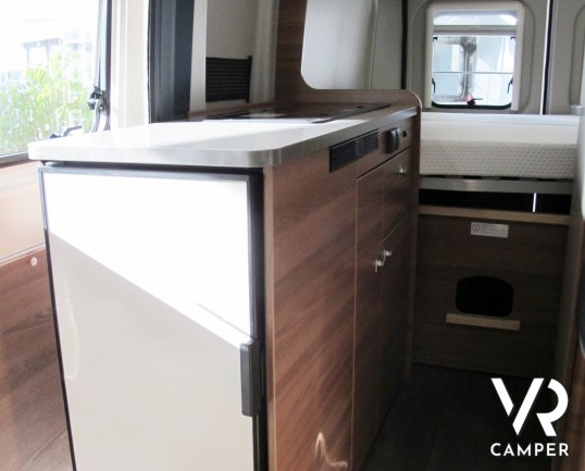 Carado Vlow 600_furgonato 3 posti letto_letto matrimoniale trasversale_furgone nuovo_furgone carado_italiavr_vendita camper nuovi e usati torino druen