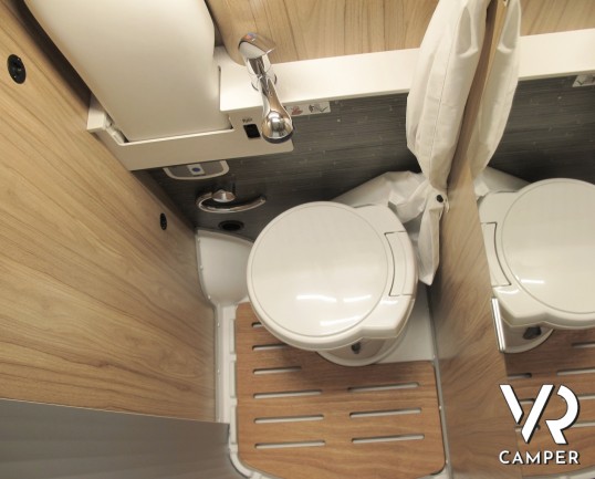 HymerCar Ayers Rock furgonato nuovo 2 posti letto, con tetto sollevabile, anno 2019_ItaliaVR concessionaria camper torino druento