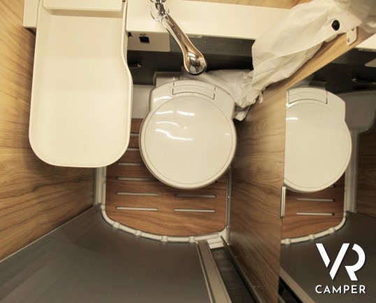 HymerCar Ayers Rock furgonato nuovo 2 posti letto, con tetto sollevabile, anno 2019_ItaliaVR concessionaria camper torino druento