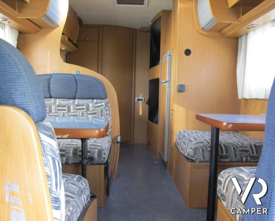 Laika Ecovip 2.1 Classic: camper usato mansardato 5 posti letto, con climatizzatore, inverter, portabici