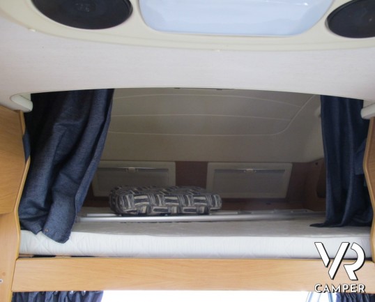 Laika Ecovip 2.1 Classic: camper usato mansardato 5 posti letto, con climatizzatore, inverter, portabici