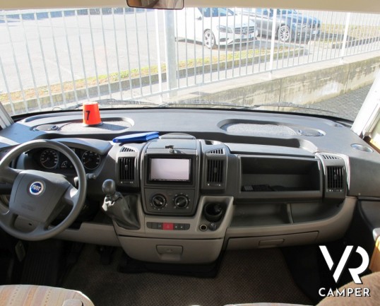 Rapido 9097 F: camper motorhome usato con pochi chilometri, 4 posti letto, veranda e garage