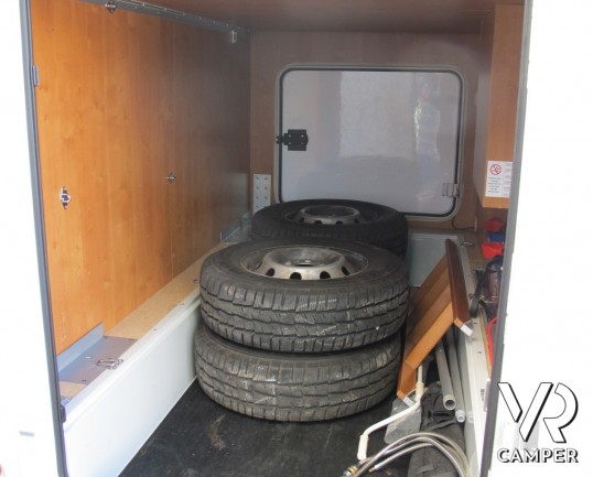 Rapido 9097 F: camper motorhome usato con pochi chilometri, 4 posti letto, veranda e garage