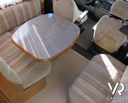 Rapido 9097 F: camper motorhome usato con pochi chilometri, 4 posti letto, veranda e garage