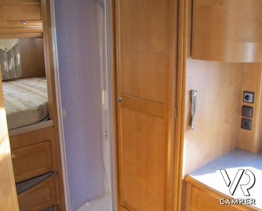 Rapido 9097 F: camper motorhome usato con pochi chilometri, 4 posti letto, veranda e garage