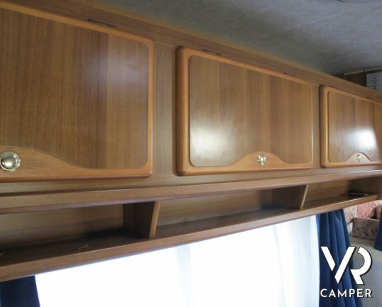 Rimor Super Brig 628: Camper usato mansardato 6 posti letto, con frigorifero grande, veranda, portamoto