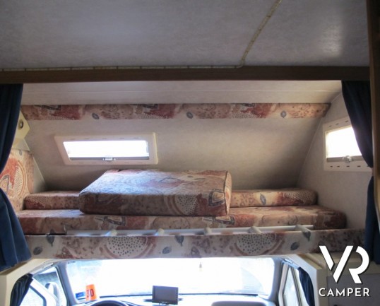 Rimor Super Brig 628: Camper usato mansardato 6 posti letto, con frigorifero grande, veranda, portamoto