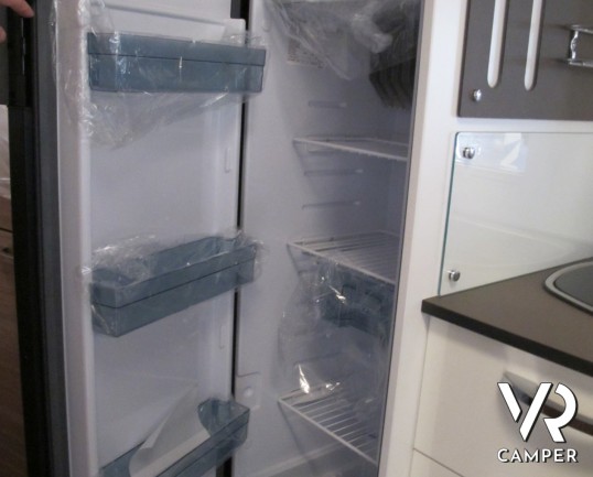 Burstner Ixeo I 690 G_camper motorhome_letti gemelli in coda_letto basculante_camper con garage_italiavr vendita camper torino druento