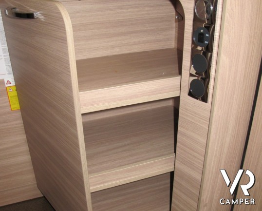 Burstner Ixeo I 690 G_camper motorhome_letti gemelli in coda_letto basculante_camper con garage_italiavr vendita camper torino druento