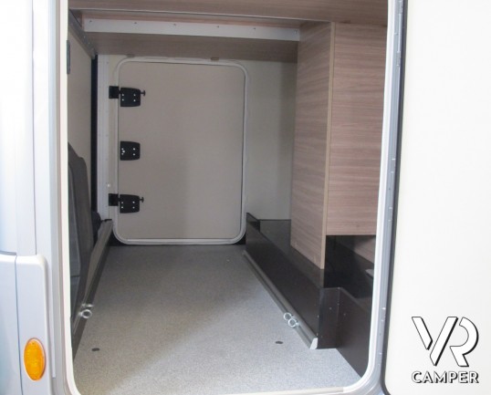 Burstner Ixeo I 690 G_camper motorhome_letti gemelli in coda_letto basculante_camper con garage_italiavr vendita camper torino druento