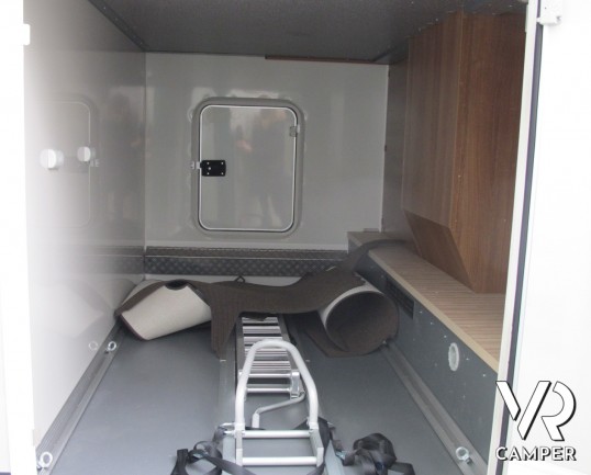 Carthago C-Tourer I 144 LE Epic_camper motorhome_camper pochi chilometri_camper 2017_veranda_portabici_antenna satellitare