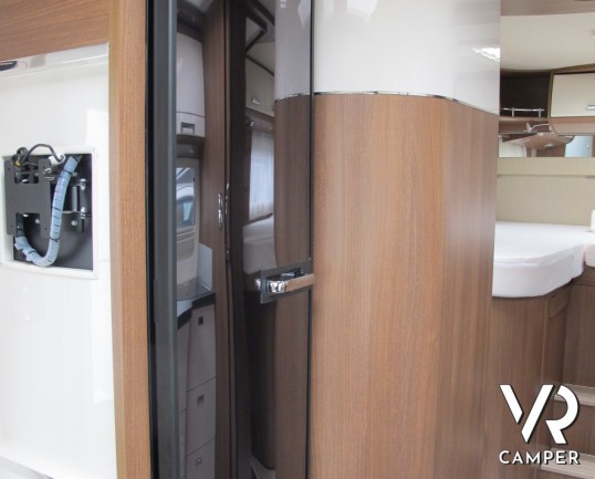 Carthago C-Tourer I 144 LE Epic_camper motorhome_camper pochi chilometri_camper 2017_veranda_portabici_antenna satellitare