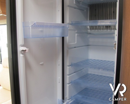 Carthago C-Tourer I 144 LE Epic_camper motorhome_camper pochi chilometri_camper 2017_veranda_portabici_antenna satellitare