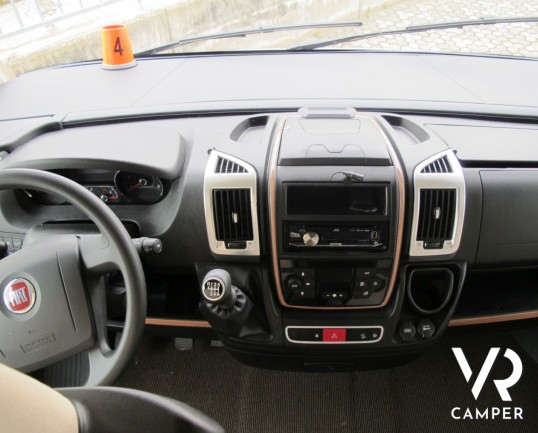 Carthago C-Tourer I 144 LE Epic_camper motorhome_camper pochi chilometri_camper 2017_veranda_portabici_antenna satellitare