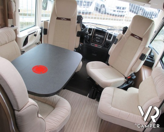 Carthago C-Tourer I 144 LE Epic_camper motorhome_camper pochi chilometri_camper 2017_veranda_portabici_antenna satellitare