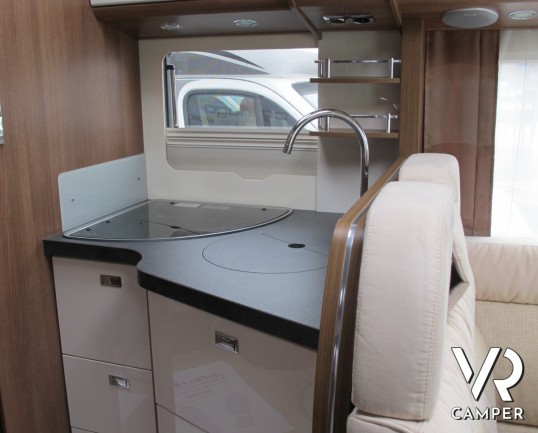 Carthago C-Tourer I 144 LE Epic_camper motorhome_camper pochi chilometri_camper 2017_veranda_portabici_antenna satellitare