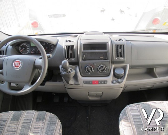 Chausson Welcome 72_camper semintegrale_camper usato_letto nautico_comoda dinette_camper con garage_camper usati occasione_concessionara vendita campe