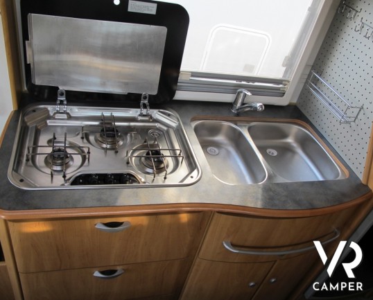 Hymer B 644_camper usato motorhome_camper 4 posti_letto matrimoniale_letto basculante_ampia dinette_garage_camper usato occasione_ottime condizioni_i