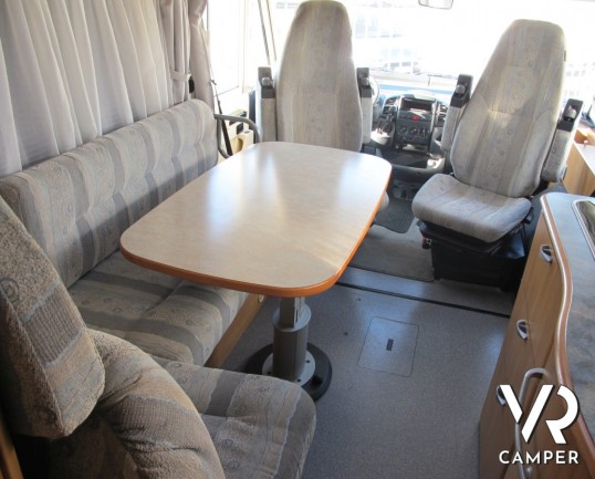 Hymer B 644_camper usato motorhome_camper 4 posti_letto matrimoniale_letto basculante_ampia dinette_garage_camper usato occasione_ottime condizioni_i